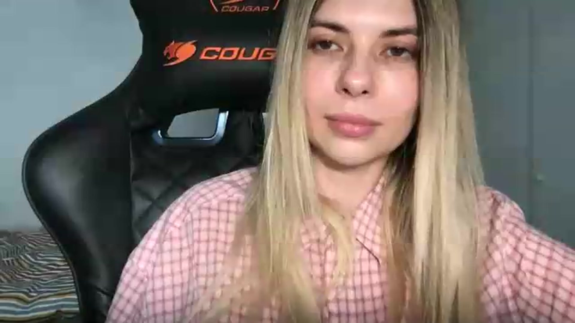 Gallery image thumbnail from neverinmylife's myfreecams stream on, 05/22/2026, 14:46 image 9 of 20