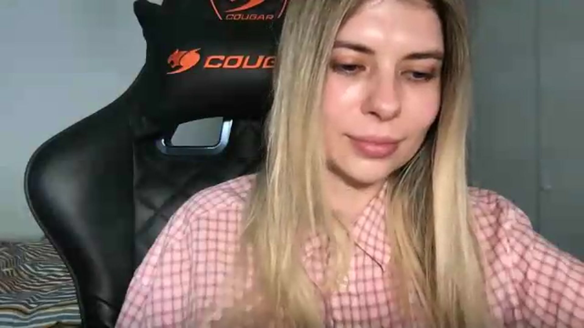 Gallery image thumbnail from neverinmylife's myfreecams stream on, 05/22/2026, 14:46 image 7 of 20