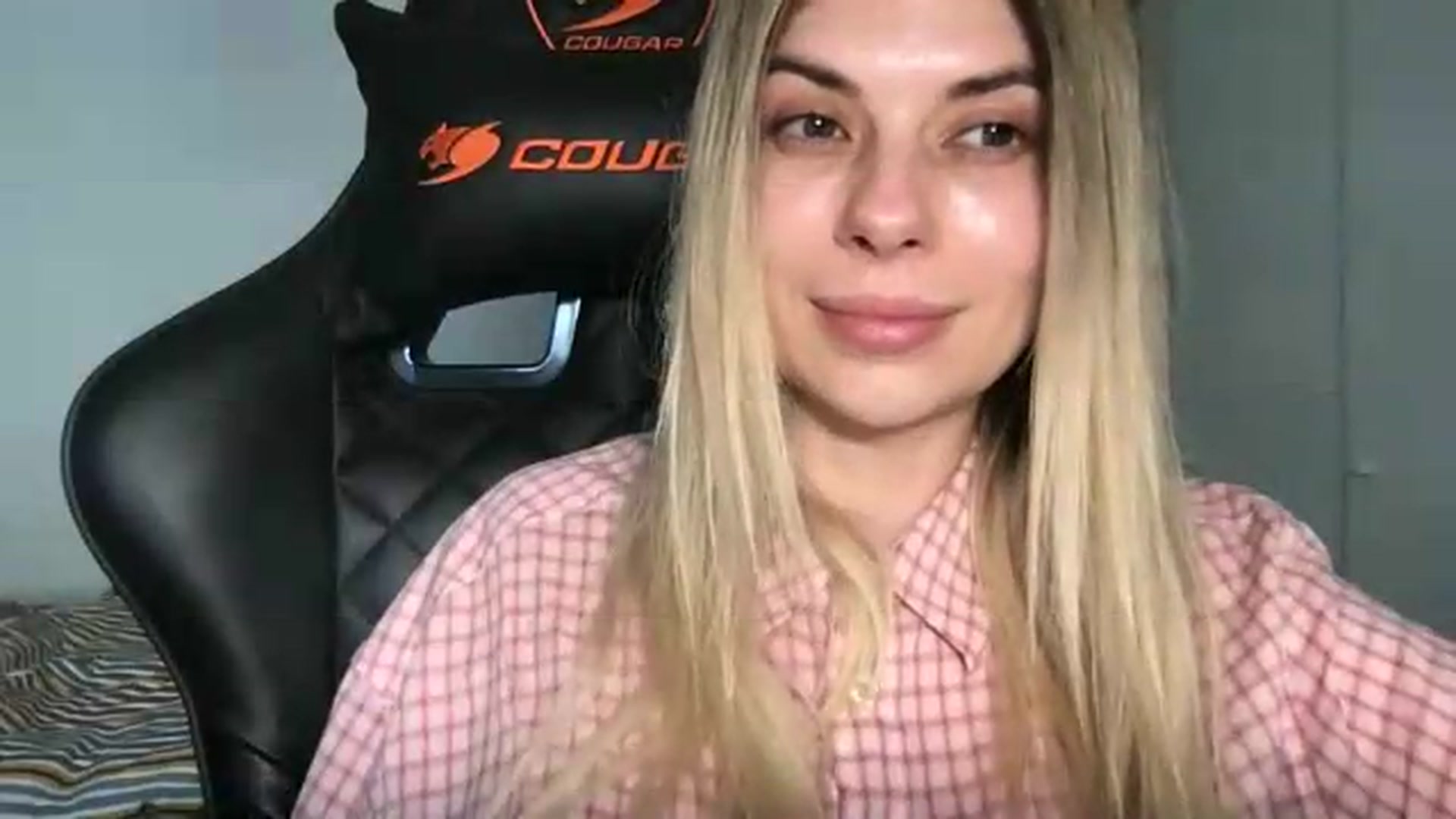 Gallery image thumbnail from neverinmylife's myfreecams stream on, 05/22/2026, 14:46 image 8 of 20