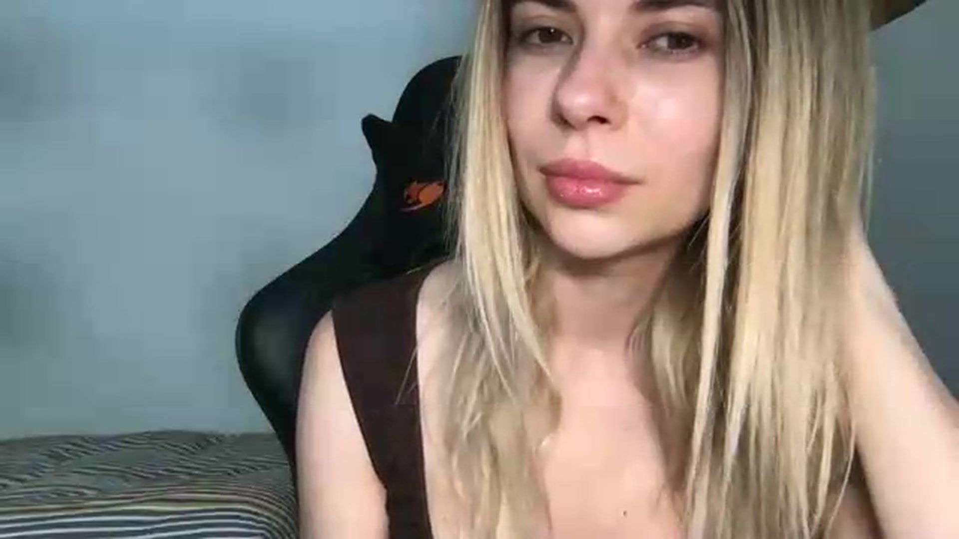 Gallery image thumbnail from neverinmylife's myfreecams stream on, 05/23/2026, 10:06 image 16 of 20