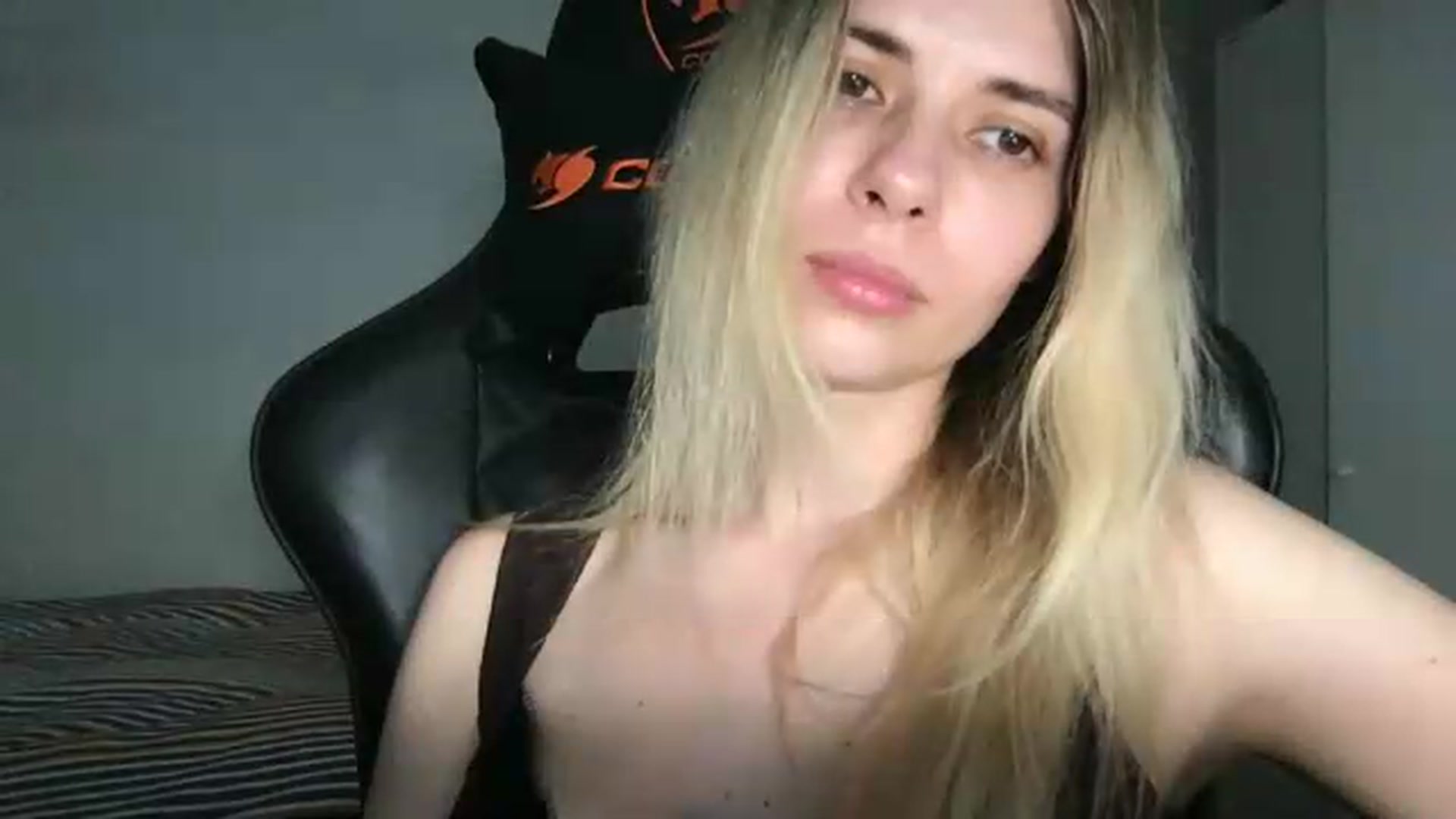 Gallery image thumbnail from neverinmylife's myfreecams stream on, 05/25/2026, 13:23 image 15 of 20