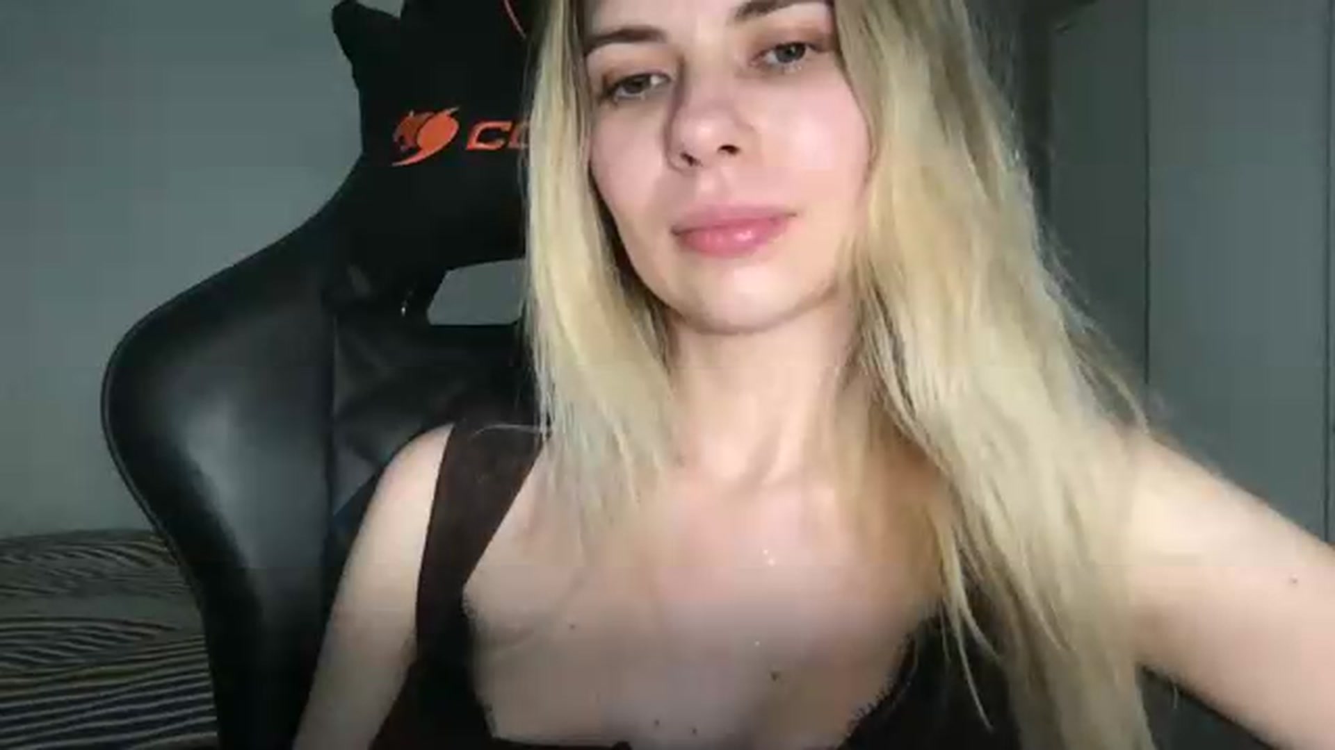 Gallery image thumbnail from neverinmylife's myfreecams stream on, 05/25/2026, 13:23 image 18 of 20