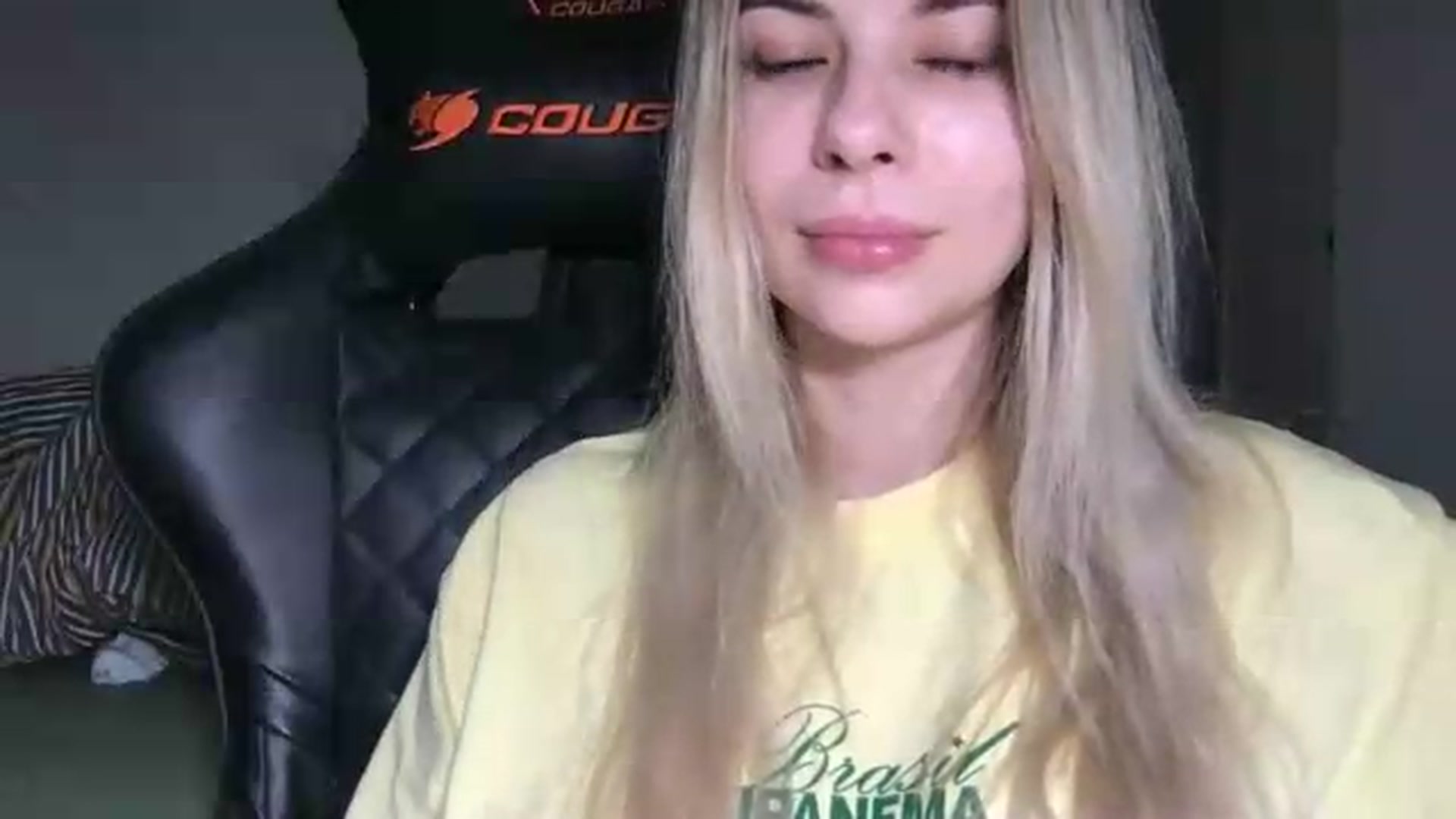 Gallery image thumbnail from neverinmylife's myfreecams stream on, 05/30/2026, 13:55 image 16 of 20
