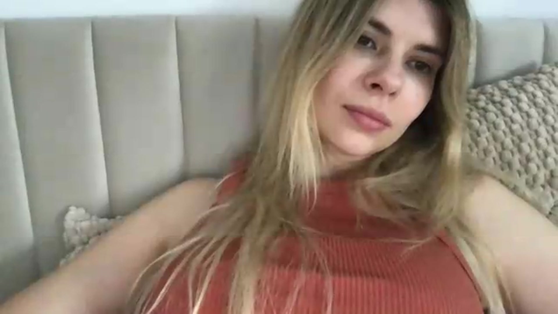 Gallery image thumbnail from neverinmylife's myfreecams stream on, 06/04/2026, 16:03 image 5 of 20