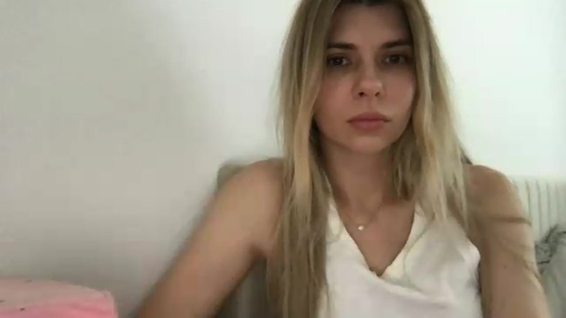 Gallery image thumbnail from neverinmylife's myfreecams stream on, 06/19/2026, 12:36 image 4 of 20