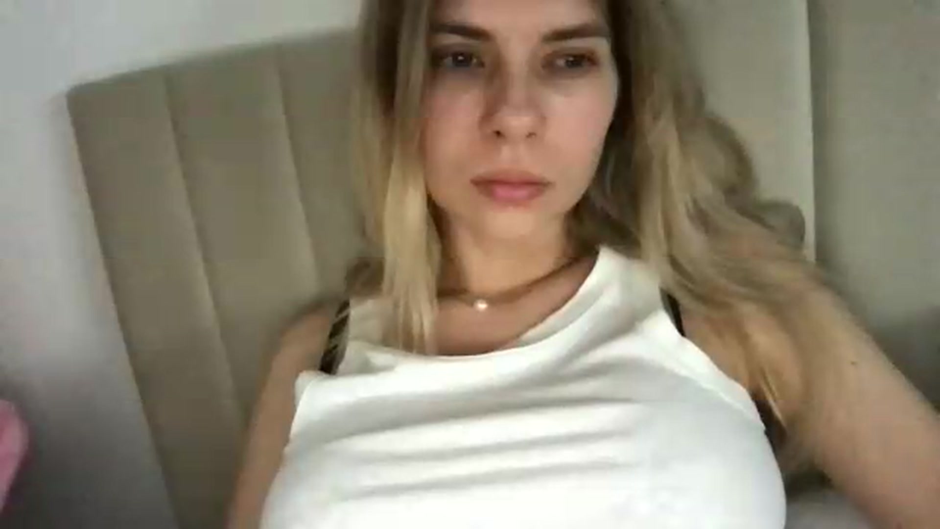 Gallery image thumbnail from neverinmylife's myfreecams stream on, 06/19/2026, 13:26 image 18 of 20