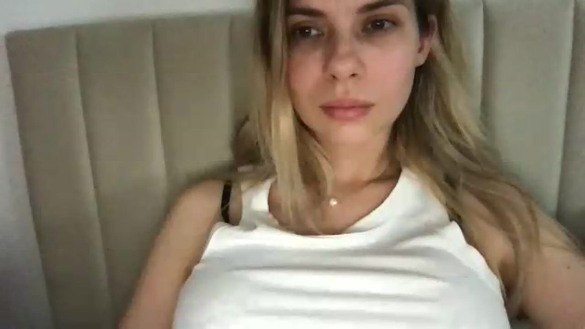 Gallery image thumbnail from neverinmylife's myfreecams stream on, 06/19/2026, 13:26 image 14 of 20