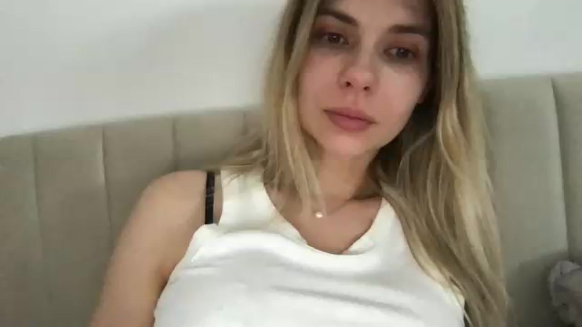 Gallery image thumbnail from neverinmylife's myfreecams stream on, 06/19/2026, 13:26 image 2 of 20