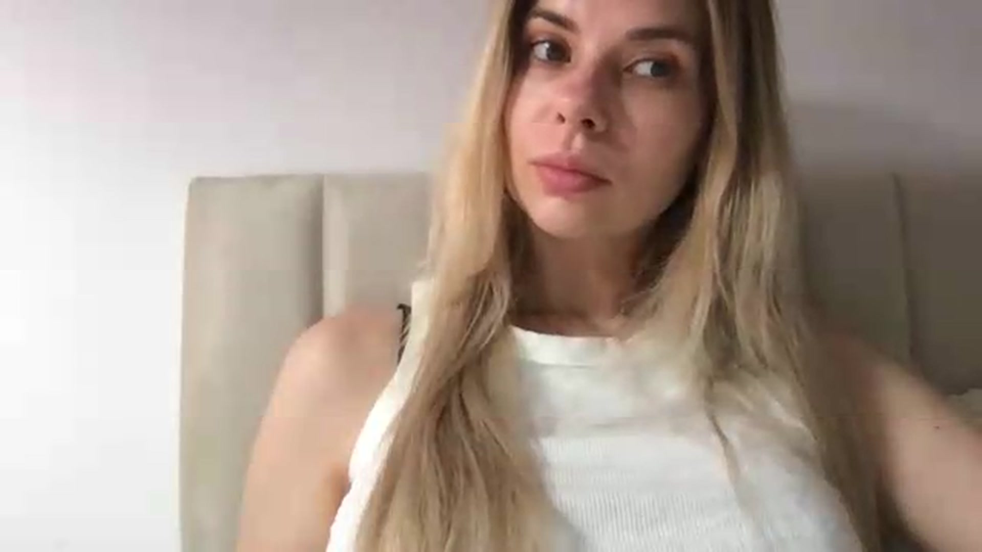 Gallery image thumbnail from neverinmylife's myfreecams stream on, 06/20/2026, 13:06 image 5 of 20