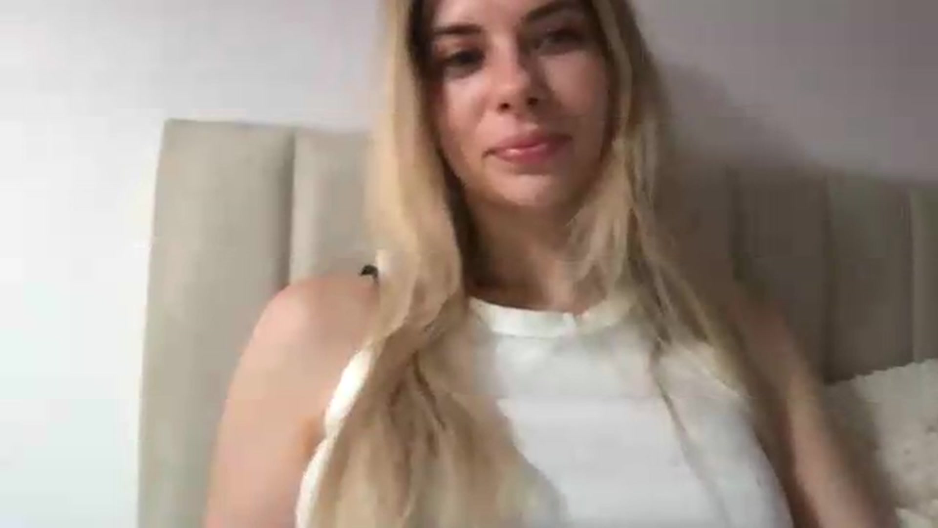 Gallery image thumbnail from neverinmylife's myfreecams stream on, 06/20/2026, 13:06 image 10 of 20