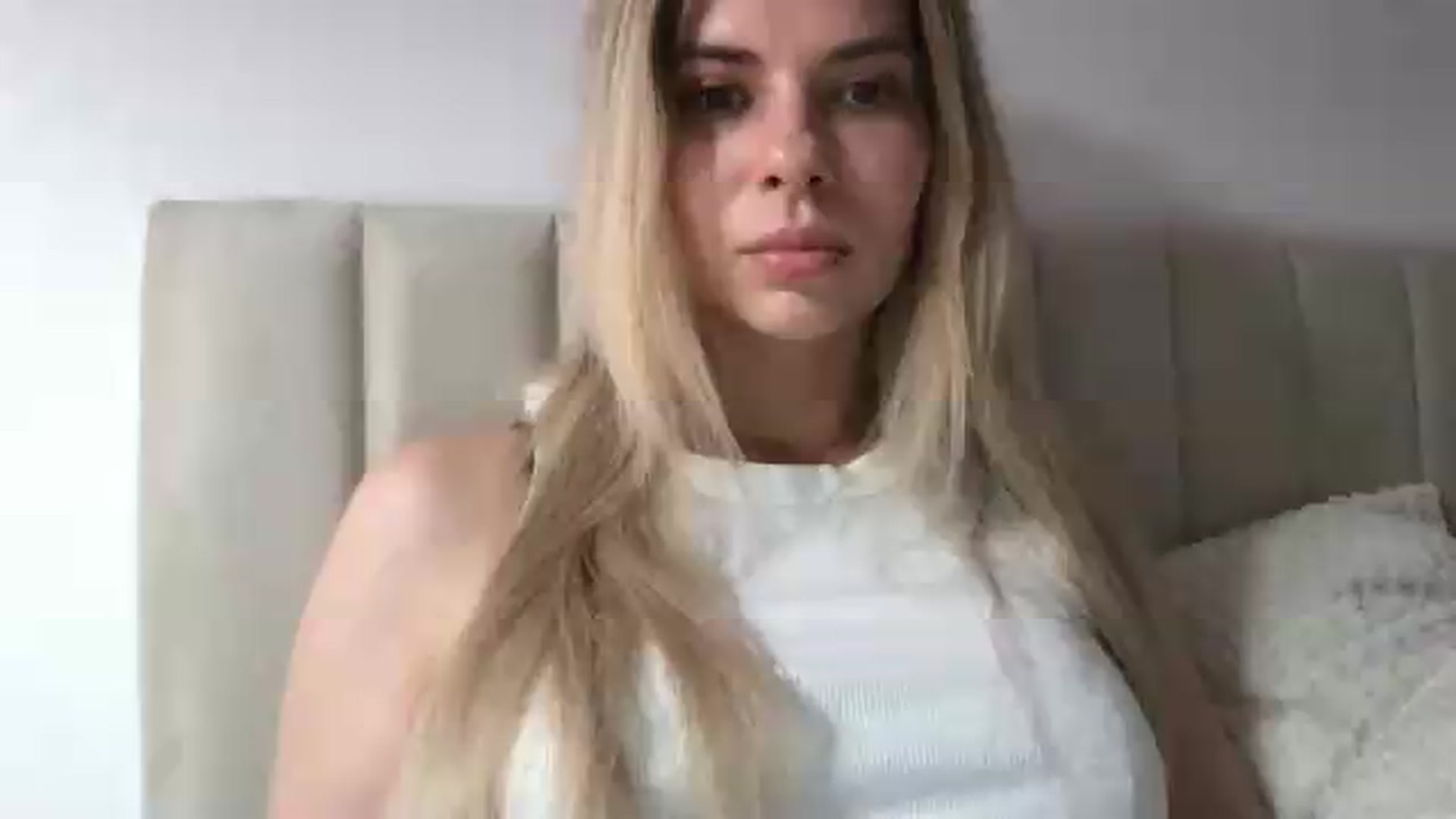 Gallery image thumbnail from neverinmylife's myfreecams stream on, 06/20/2026, 14:41 image 1 of 20