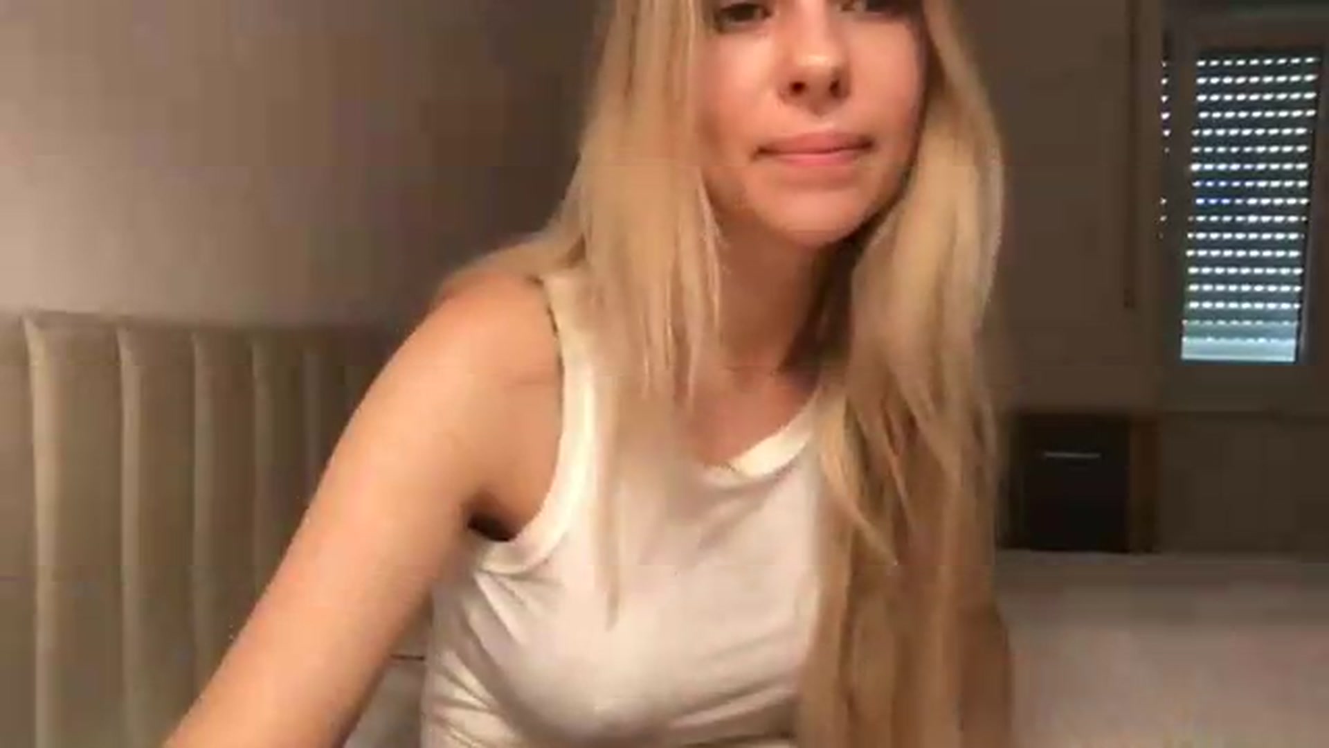 Gallery image thumbnail from neverinmylife's myfreecams stream on, 06/20/2026, 14:41 image 16 of 20