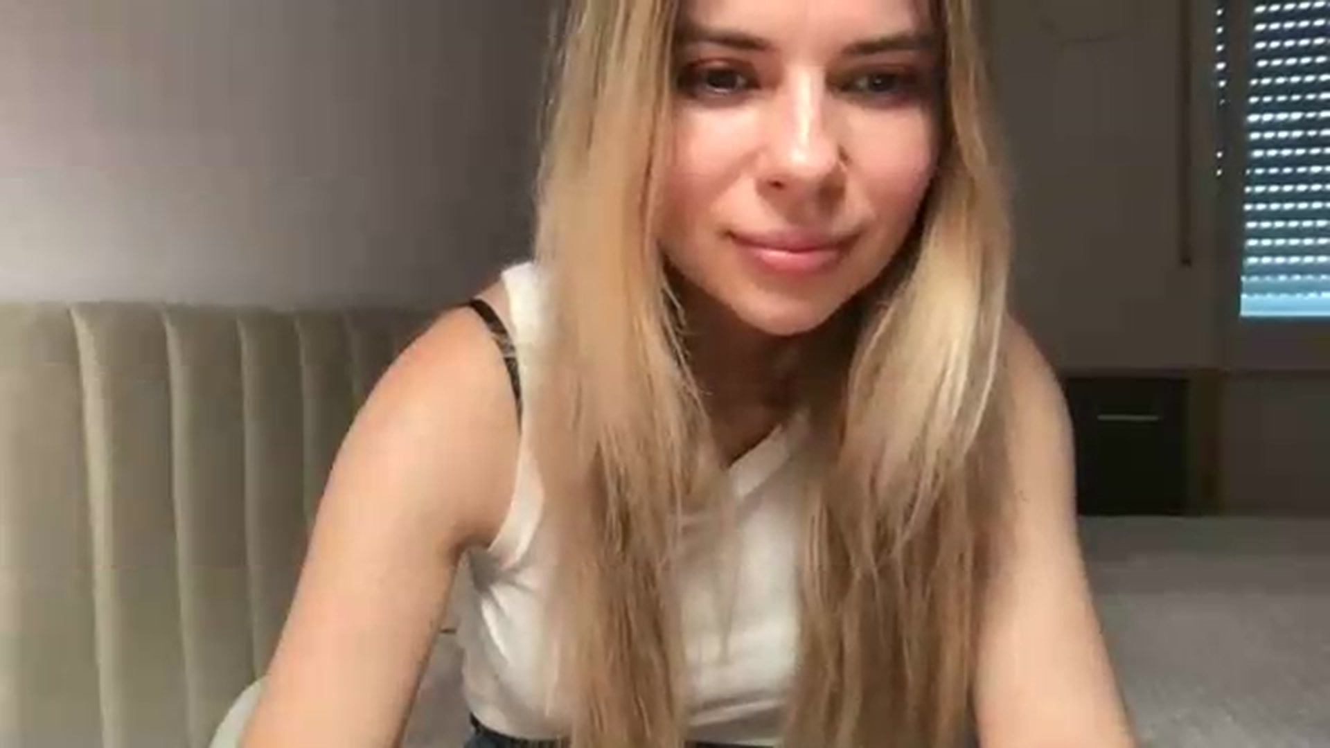 Gallery image thumbnail from neverinmylife's myfreecams stream on, 06/20/2026, 14:41 image 18 of 20
