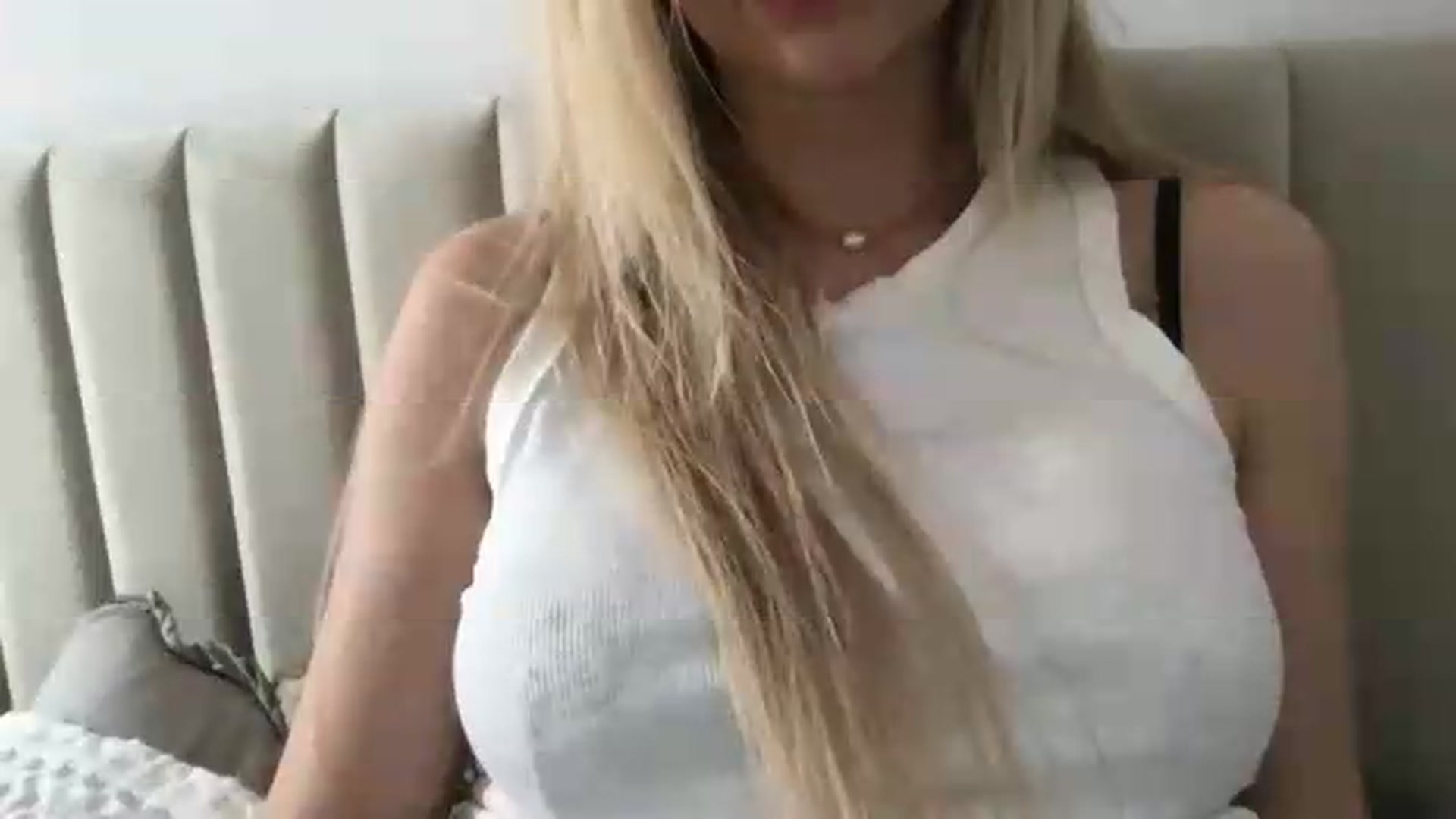 Gallery image thumbnail from neverinmylife's myfreecams stream on, 06/22/2026, 13:29 image 15 of 20