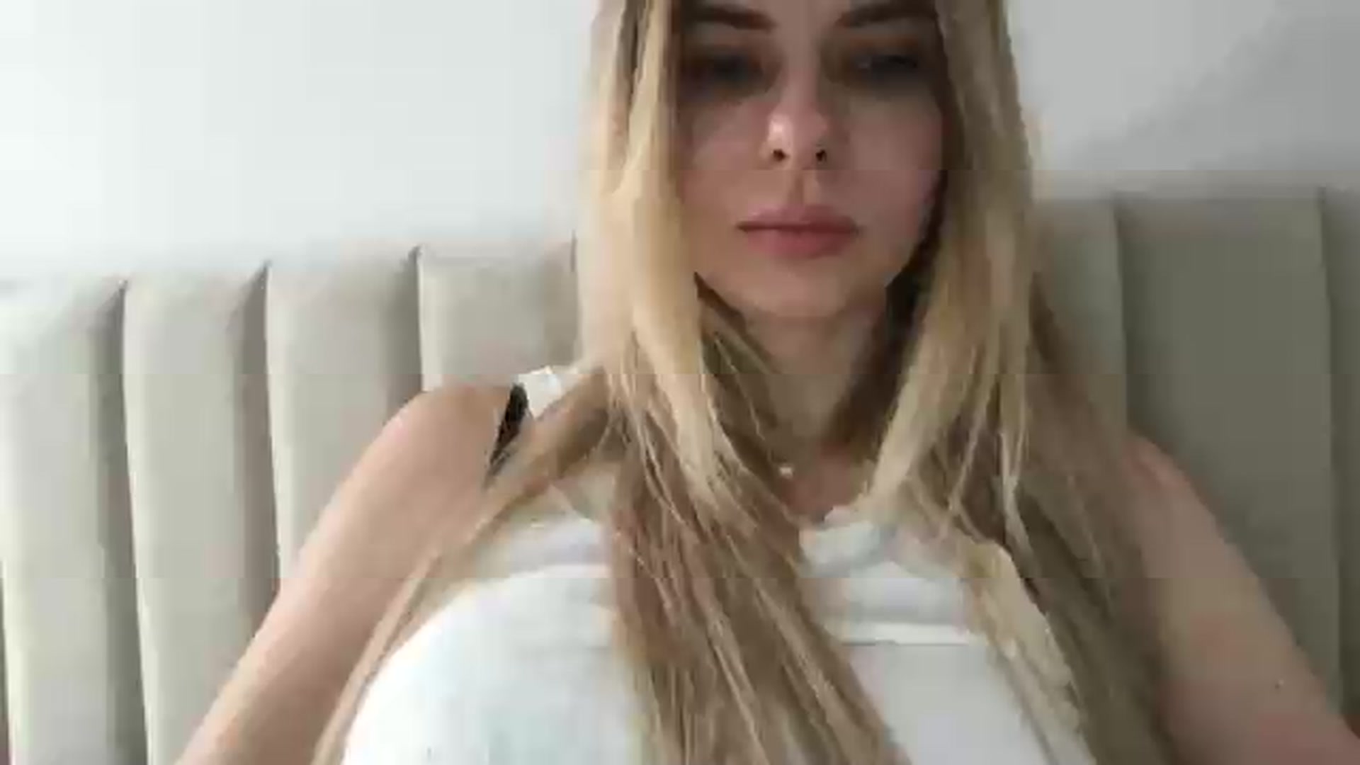 Gallery image thumbnail from neverinmylife's myfreecams stream on, 06/22/2026, 13:29 image 1 of 20