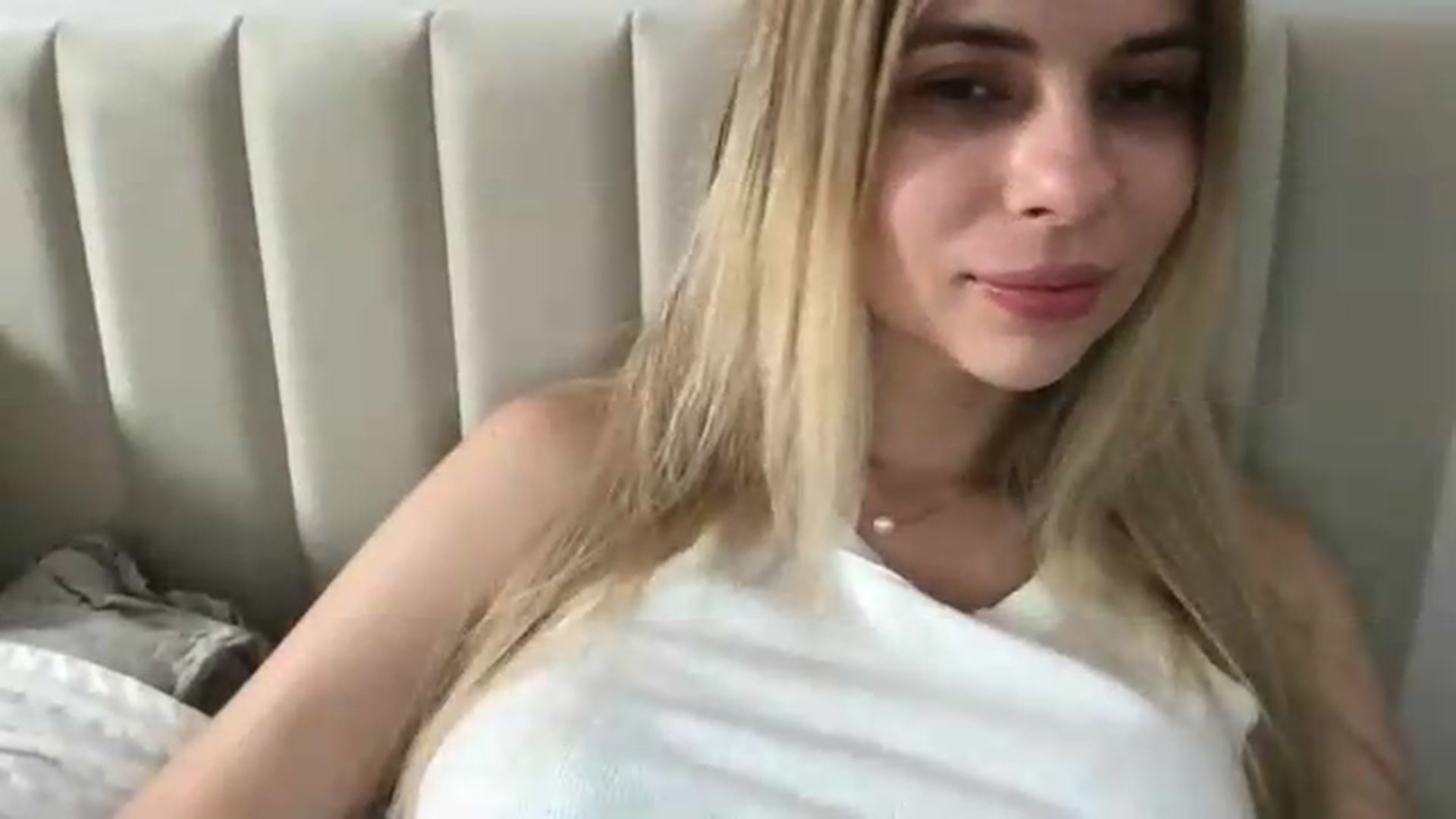 Gallery image thumbnail from neverinmylife's myfreecams stream on, 06/23/2026, 12:37 image 15 of 20