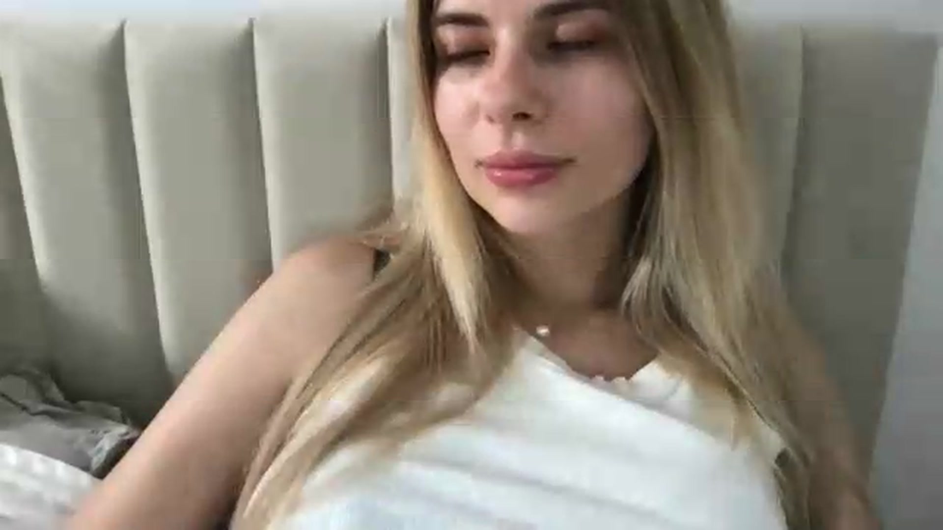 Gallery image thumbnail from neverinmylife's myfreecams stream on, 06/23/2026, 12:37 image 9 of 20