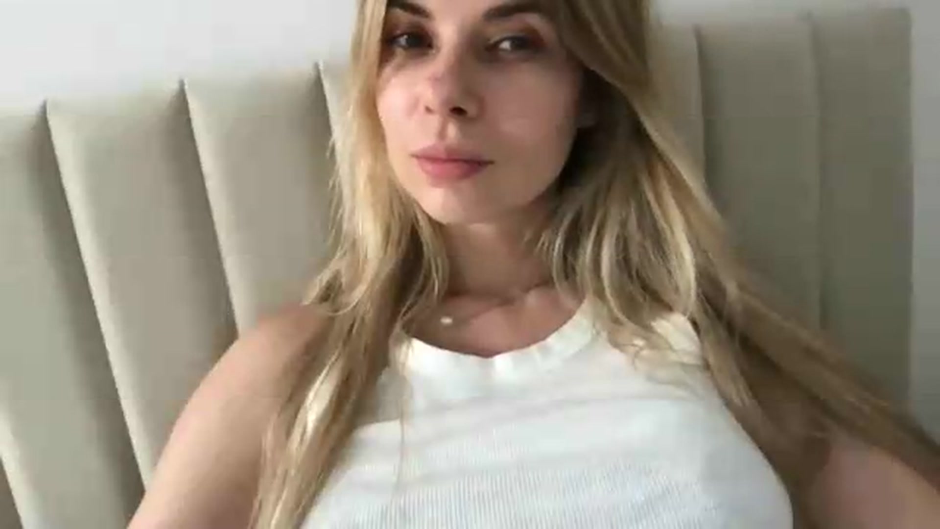Gallery image thumbnail from neverinmylife's myfreecams stream on, 06/24/2026, 12:23 image 2 of 20