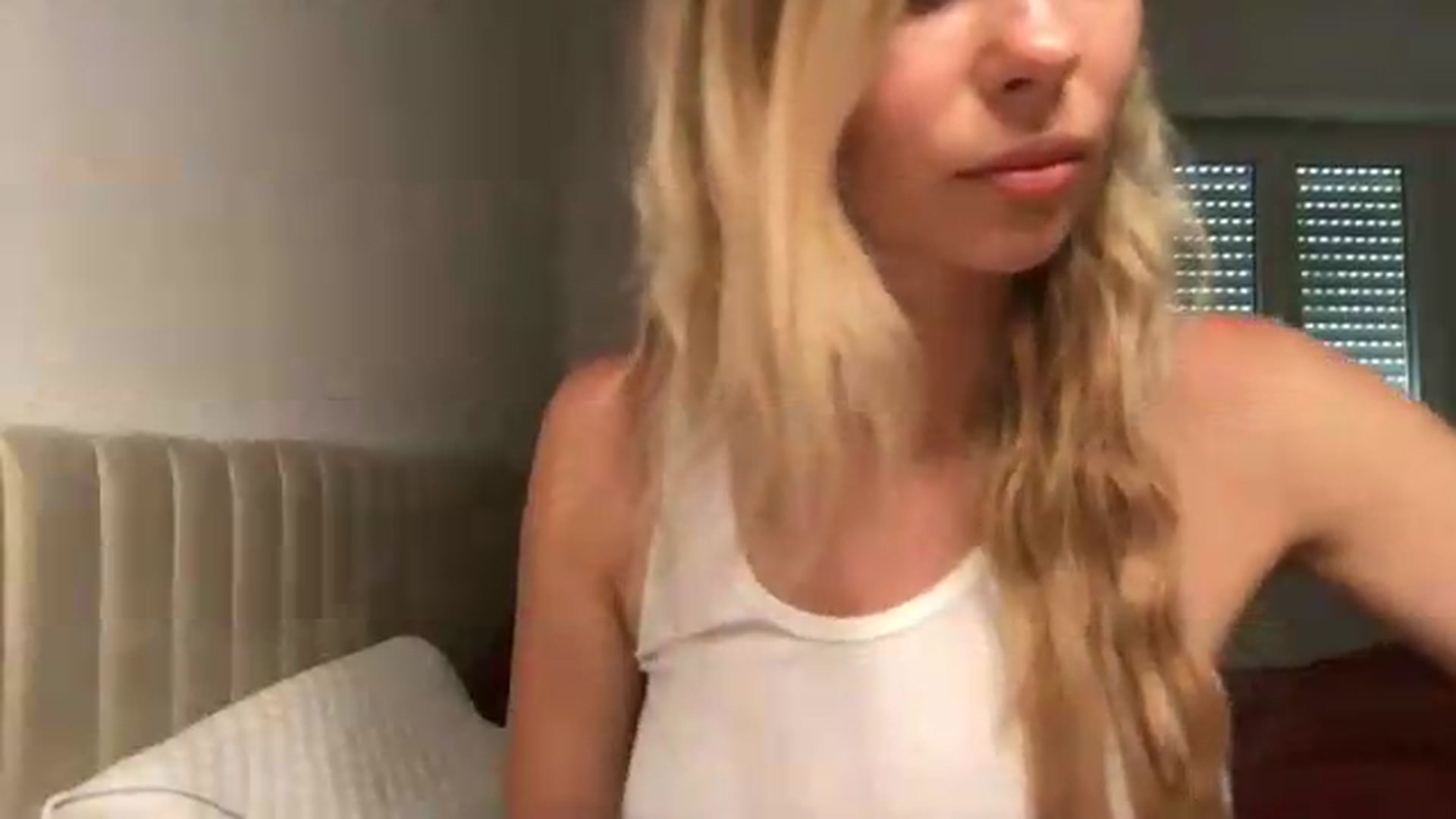 Gallery image thumbnail from neverinmylife's myfreecams stream on, 07/01/2026, 13:16 image 10 of 20