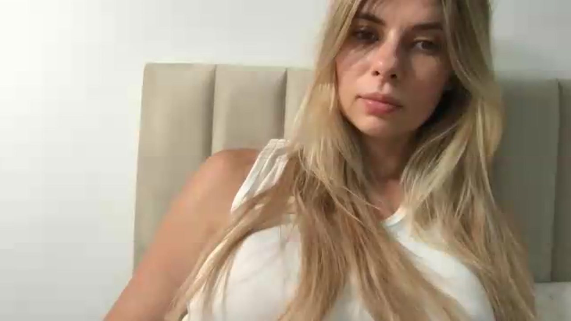 Gallery image thumbnail from neverinmylife's myfreecams stream on, 07/03/2026, 12:27 image 16 of 20