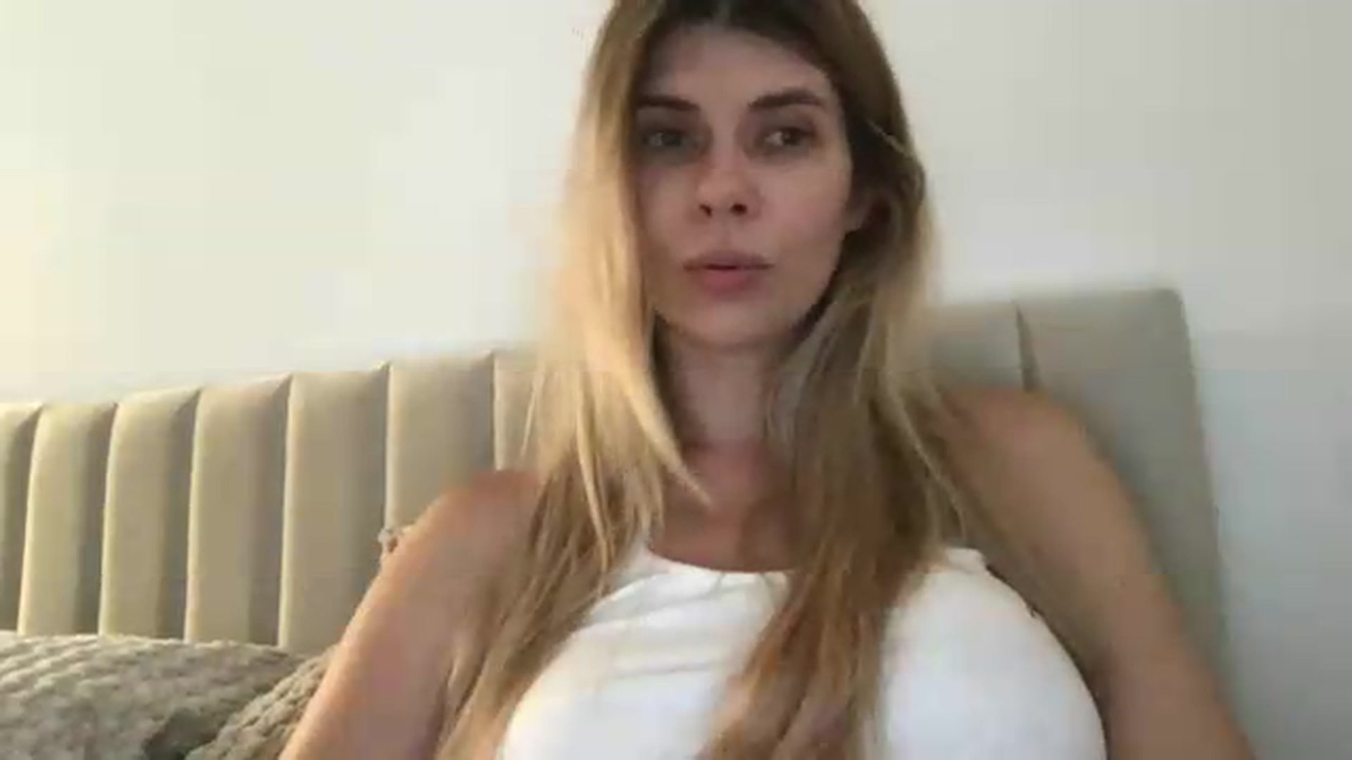 Gallery image thumbnail from neverinmylife's myfreecams stream on, 07/06/2026, 12:17 image 17 of 20