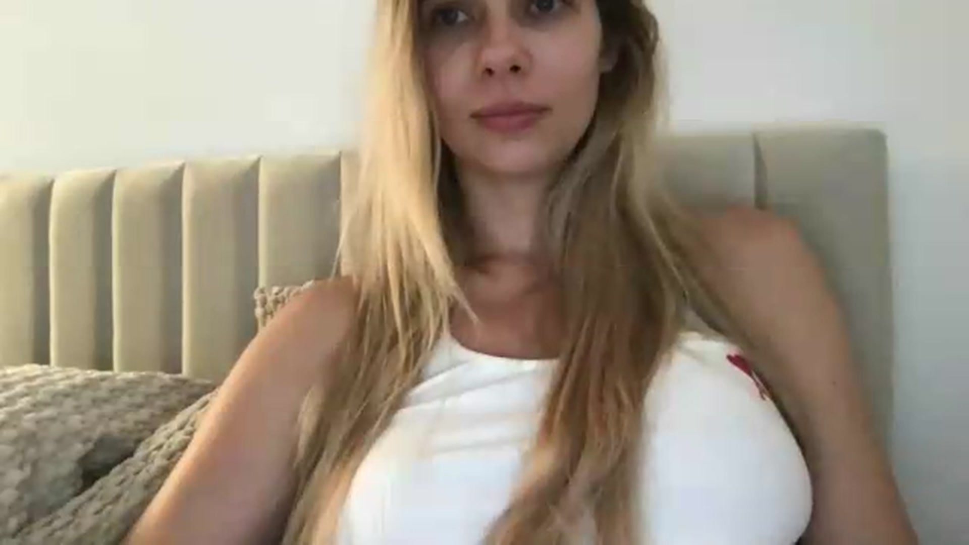 Gallery image thumbnail from neverinmylife's myfreecams stream on, 07/06/2026, 12:17 image 18 of 20