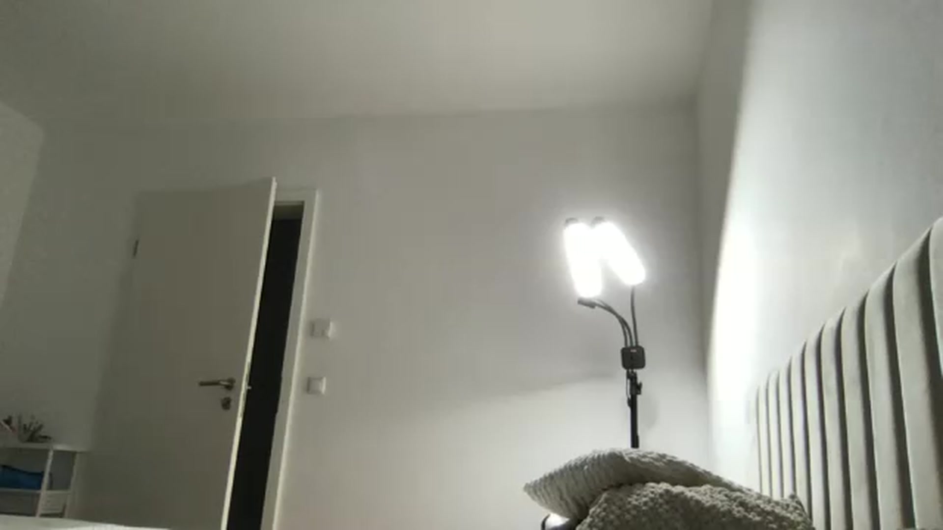 Gallery image thumbnail from neverinmylife's myfreecams stream on, 07/15/2026, 13:17 image 20 of 20