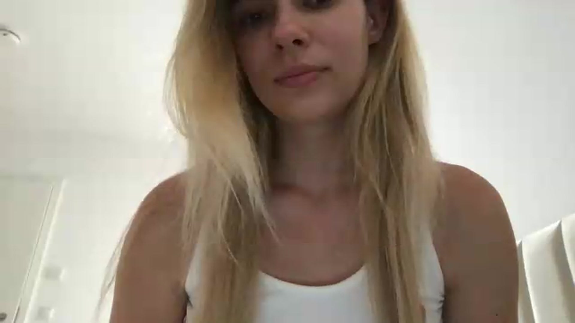 Gallery image thumbnail from neverinmylife's myfreecams stream on, 07/15/2026, 13:17 image 5 of 20