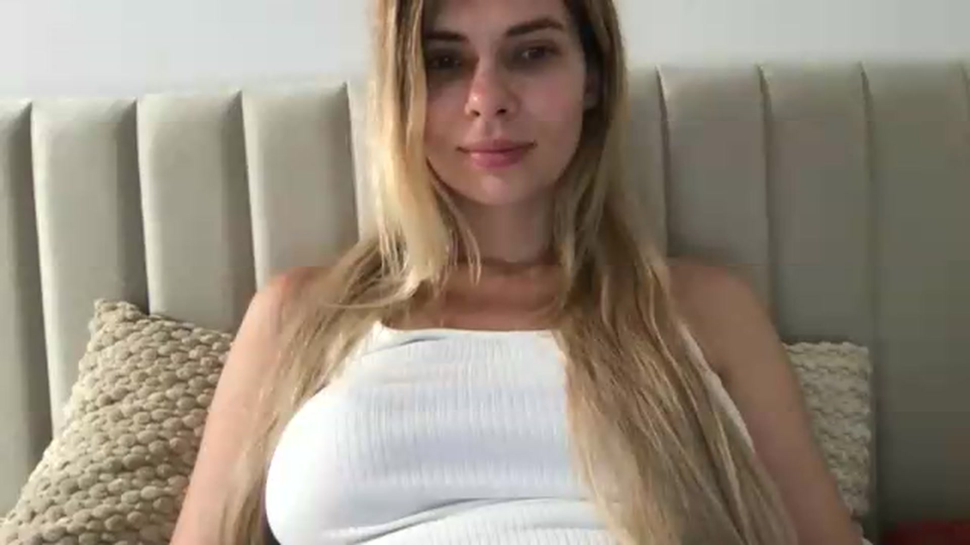 Gallery image thumbnail from neverinmylife's myfreecams stream on, 07/15/2026, 22:56 image 2 of 20