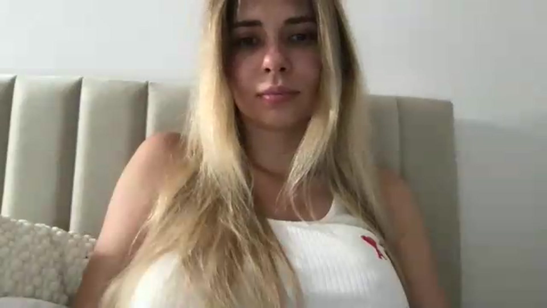 Gallery image thumbnail from neverinmylife's myfreecams stream on, 07/16/2026, 12:54 image 10 of 20
