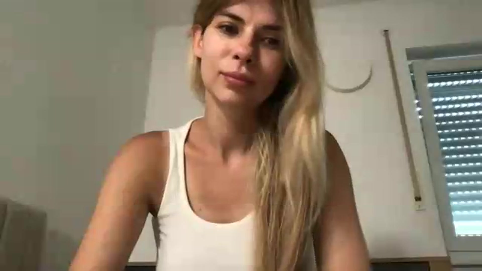 Gallery image thumbnail from neverinmylife's myfreecams stream on, 07/17/2026, 09:47 image 14 of 20