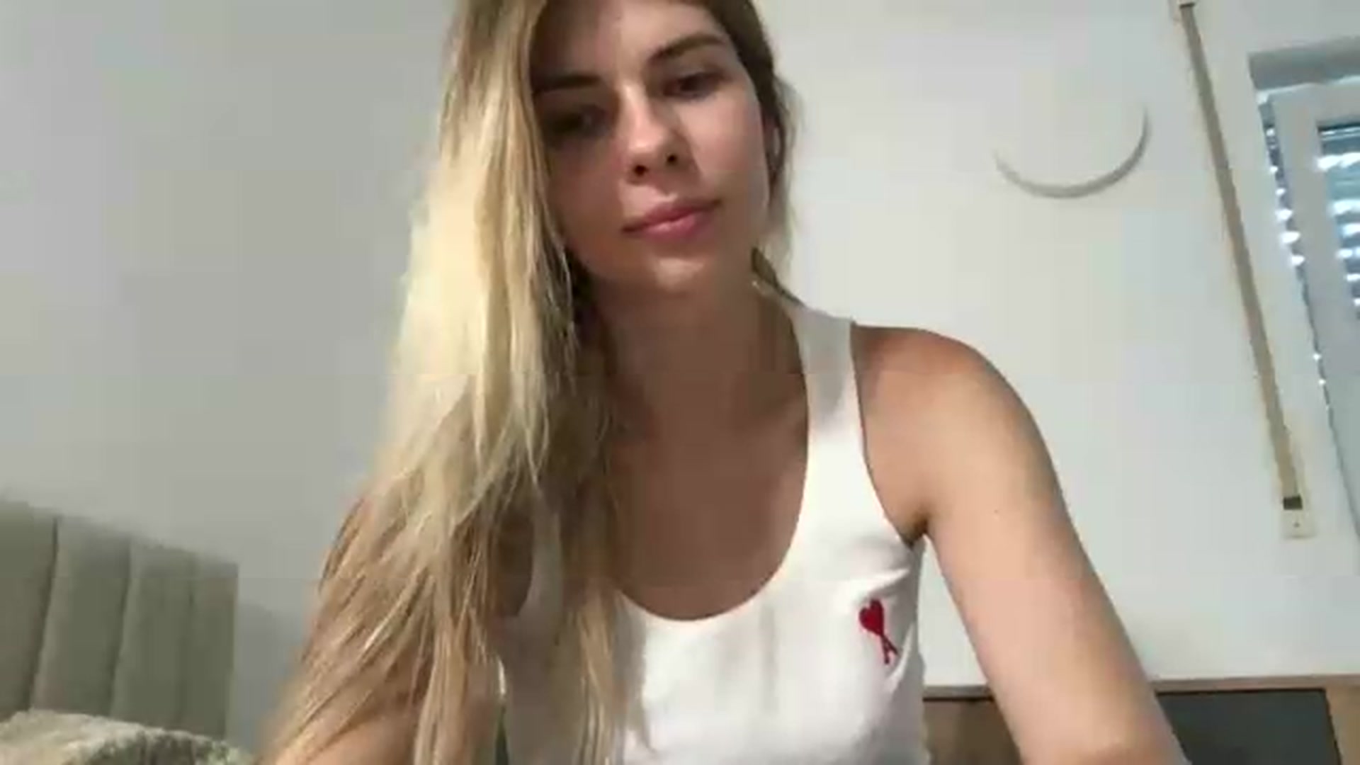 Gallery image thumbnail from neverinmylife's myfreecams stream on, 07/17/2026, 09:47 image 5 of 20