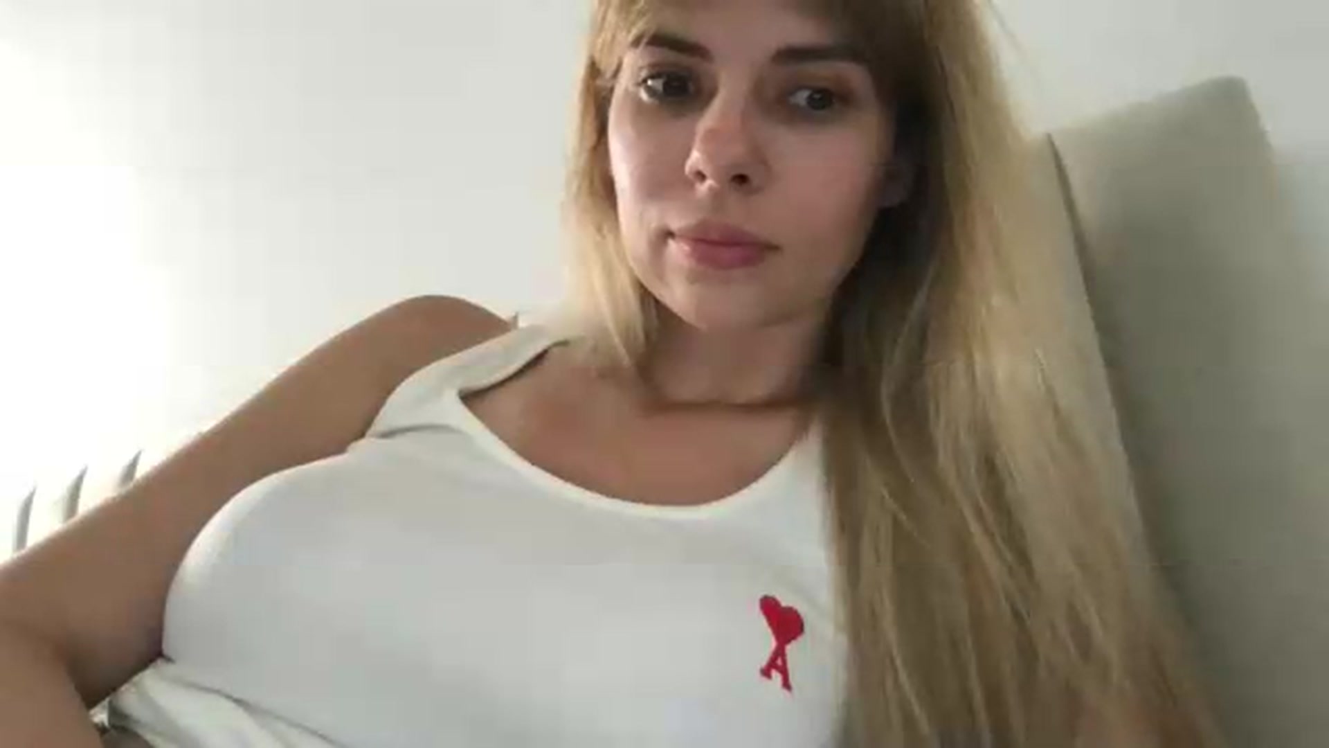 Gallery image thumbnail from neverinmylife's myfreecams stream on, 07/17/2026, 10:58 image 18 of 20