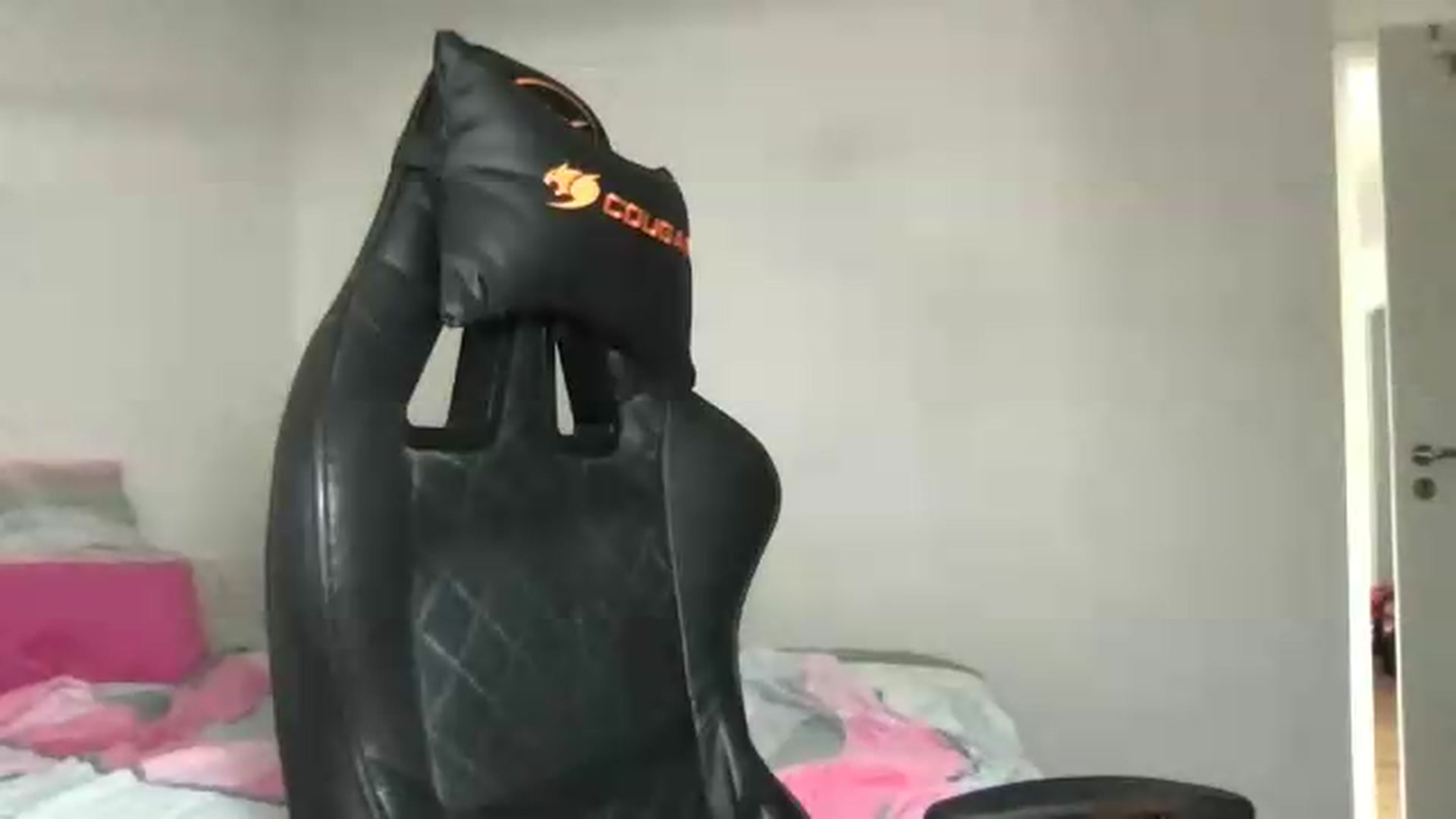 Gallery image thumbnail from neverinmylife's myfreecams stream on, 07/18/2026, 14:47 image 12 of 20