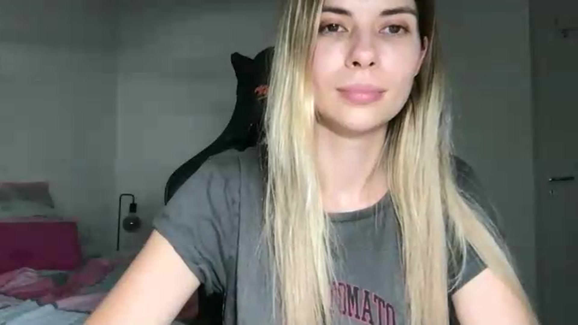 Gallery image thumbnail from neverinmylife's myfreecams stream on, 07/18/2026, 14:47 image 10 of 20