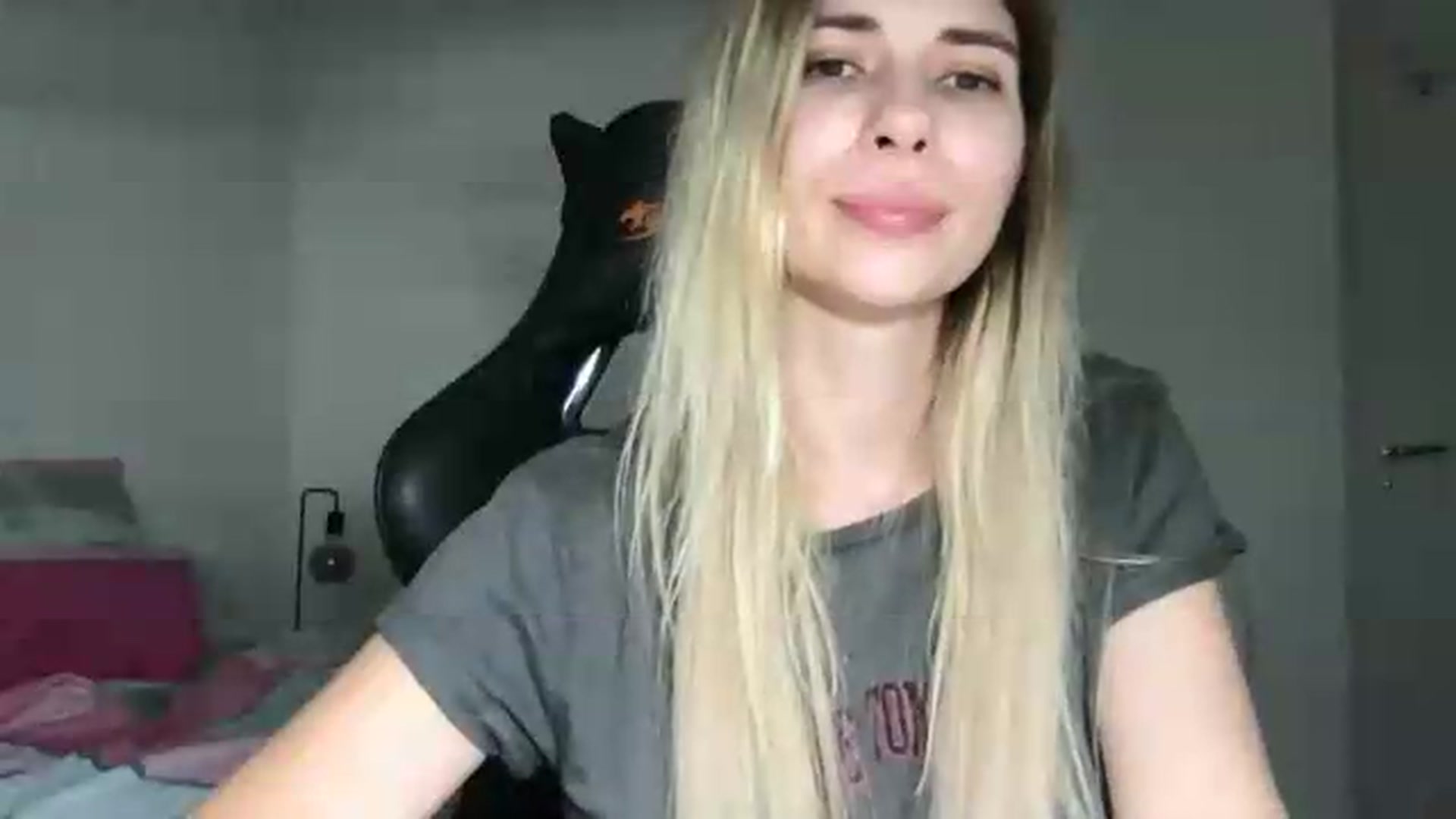 Gallery image thumbnail from neverinmylife's myfreecams stream on, 07/18/2026, 14:47 image 15 of 20