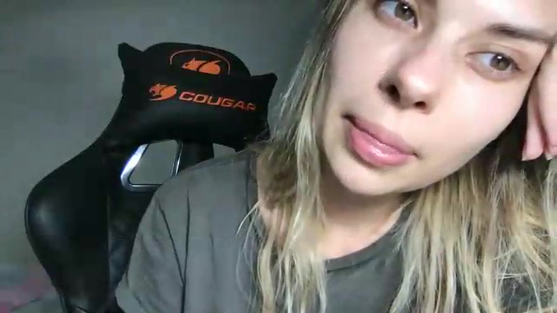 Gallery image thumbnail from neverinmylife's myfreecams stream on, 07/19/2026, 13:44 image 17 of 20
