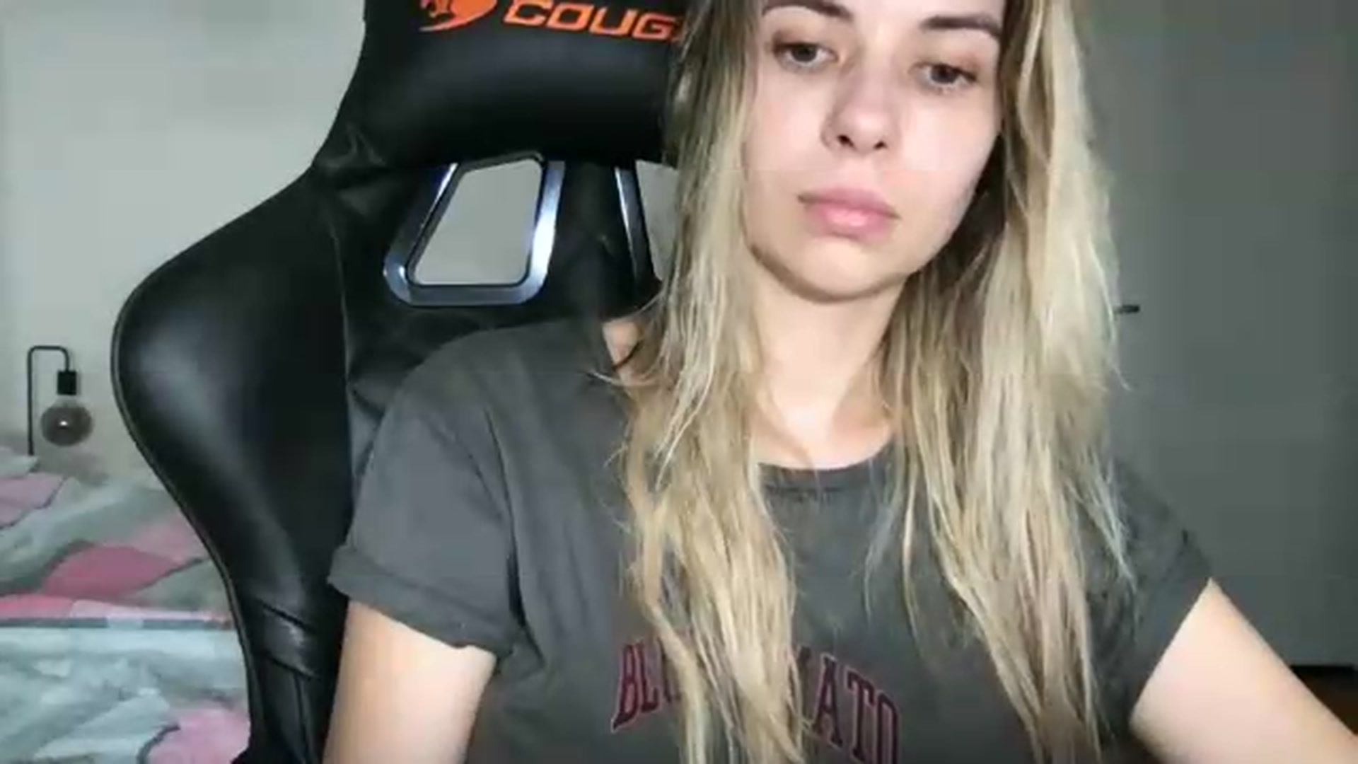 Gallery image thumbnail from neverinmylife's myfreecams stream on, 07/19/2026, 13:44 image 12 of 20