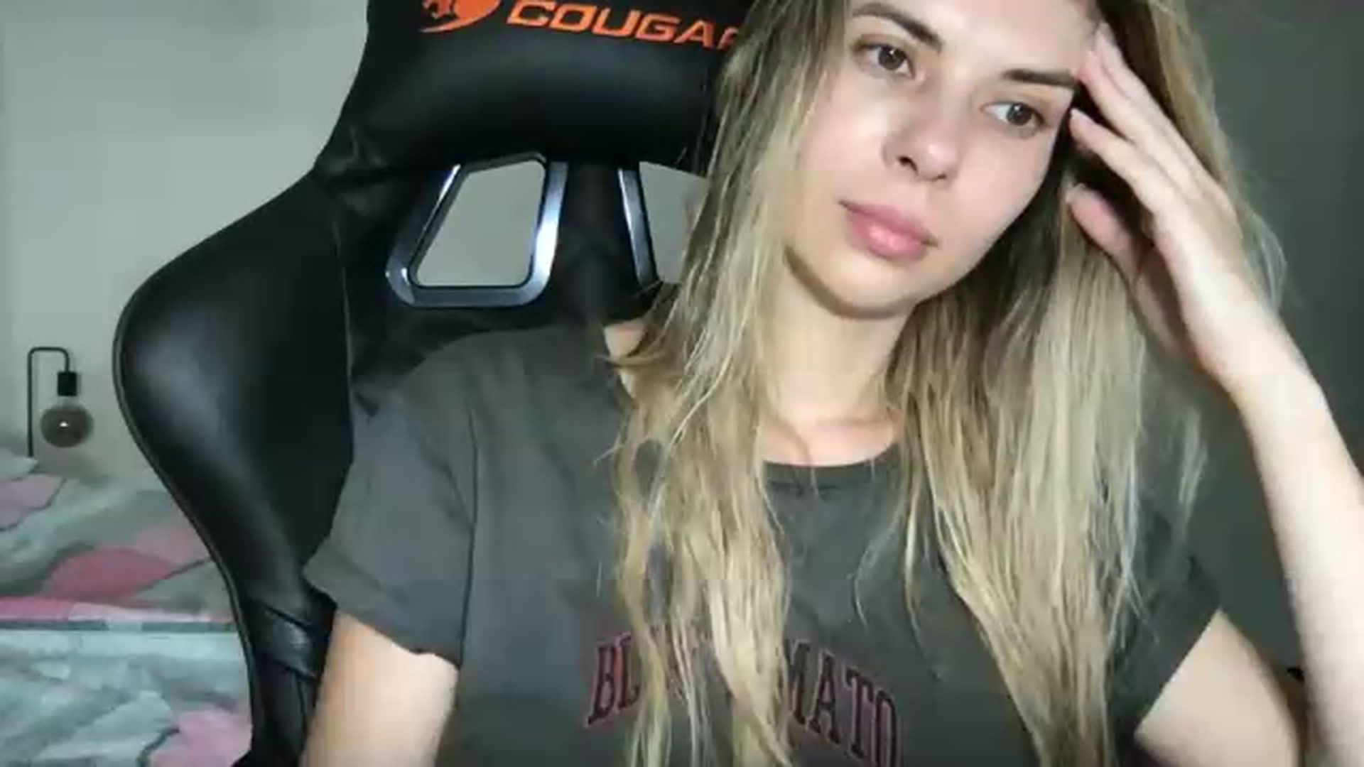 Gallery image thumbnail from neverinmylife's myfreecams stream on, 07/19/2026, 13:44 image 11 of 20