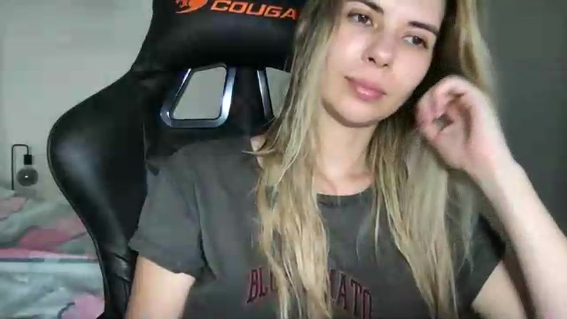 Gallery image thumbnail from neverinmylife's myfreecams stream on, 07/19/2026, 13:44 image 13 of 20