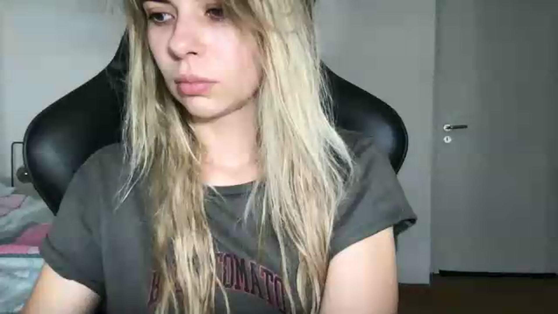 Gallery image thumbnail from neverinmylife's myfreecams stream on, 07/19/2026, 13:44 image 8 of 20