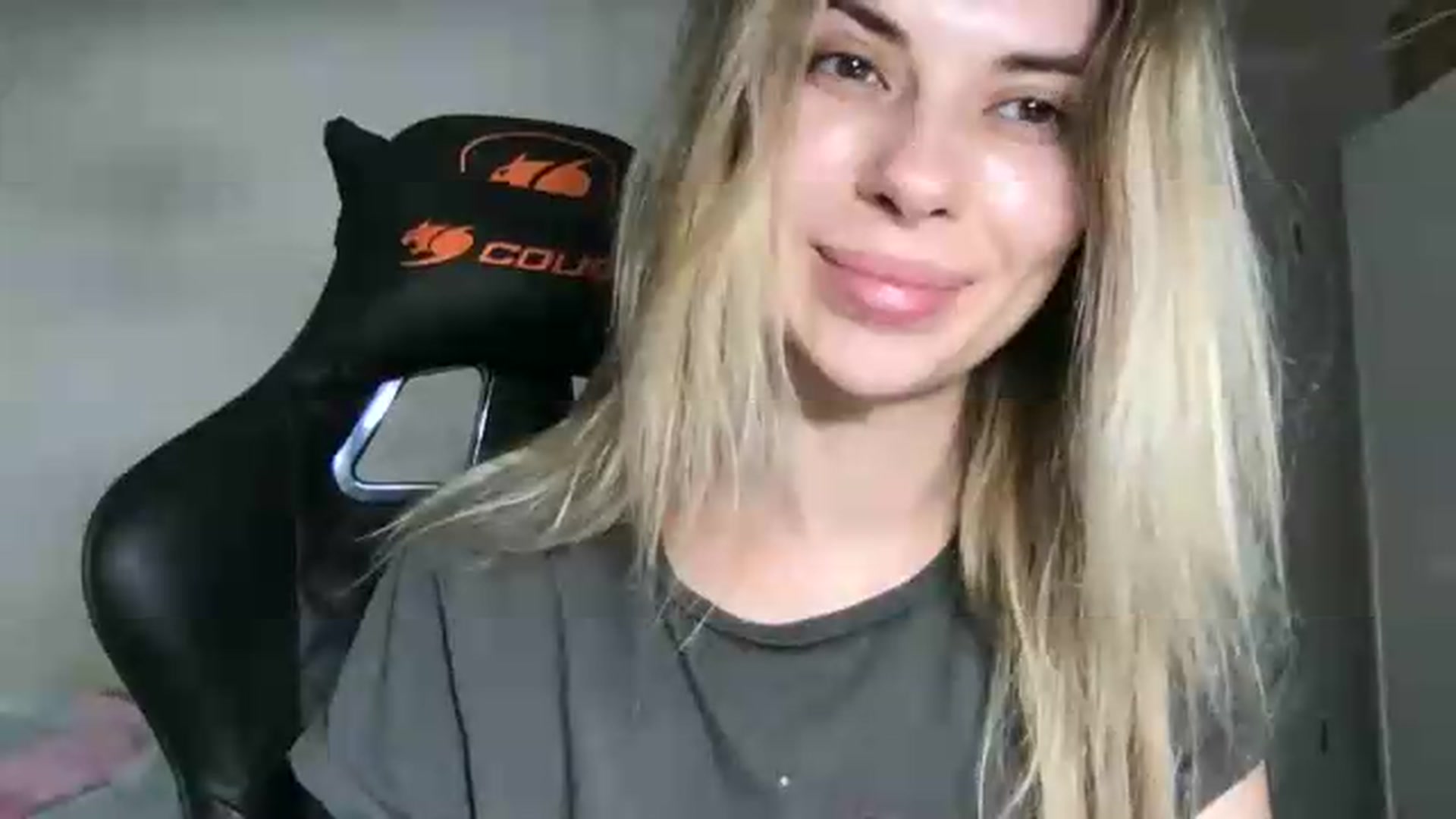 Gallery image thumbnail from neverinmylife's myfreecams stream on, 07/19/2026, 14:06 image 8 of 20