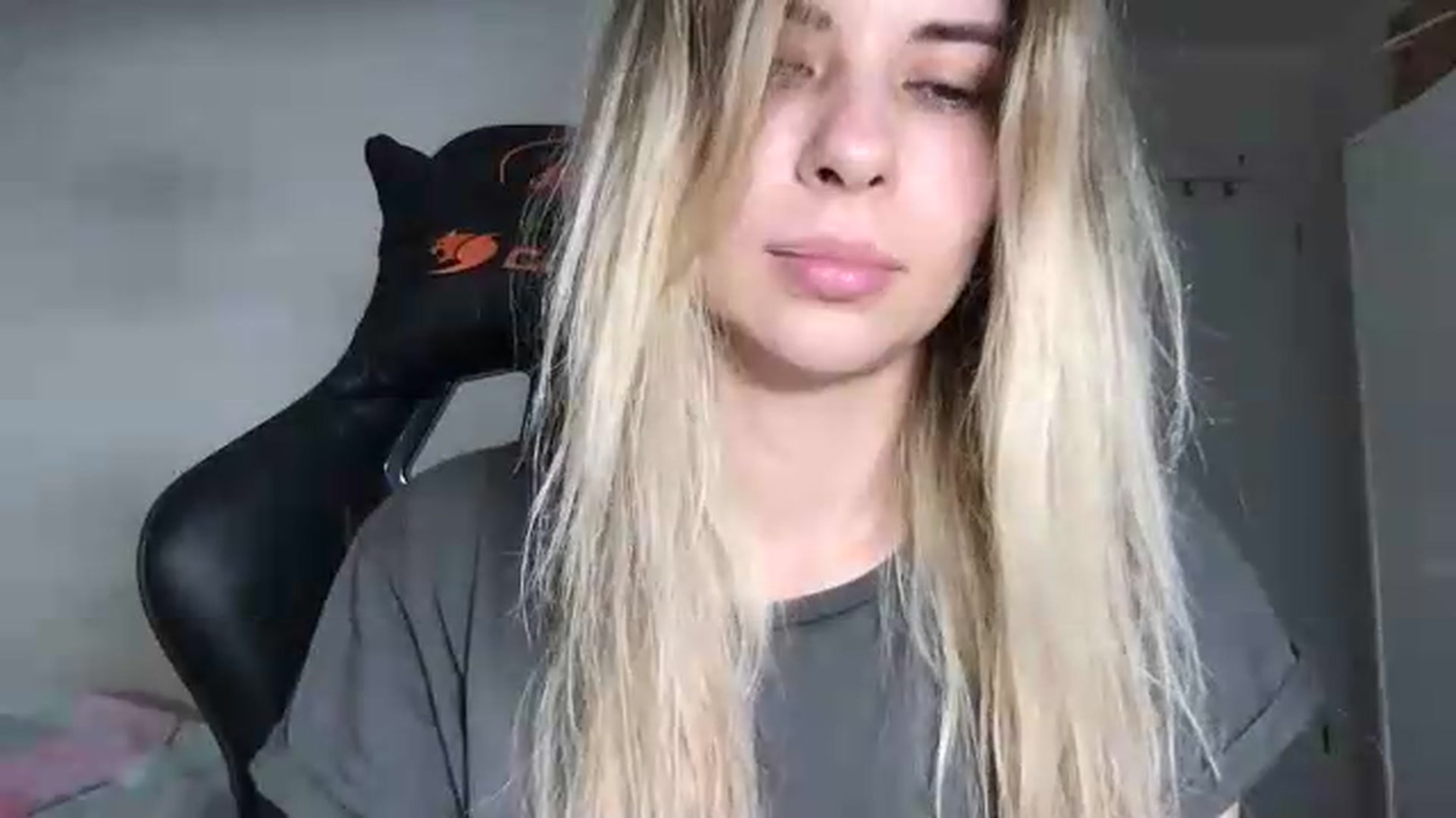 Gallery image thumbnail from neverinmylife's myfreecams stream on, 07/19/2026, 14:06 image 18 of 20