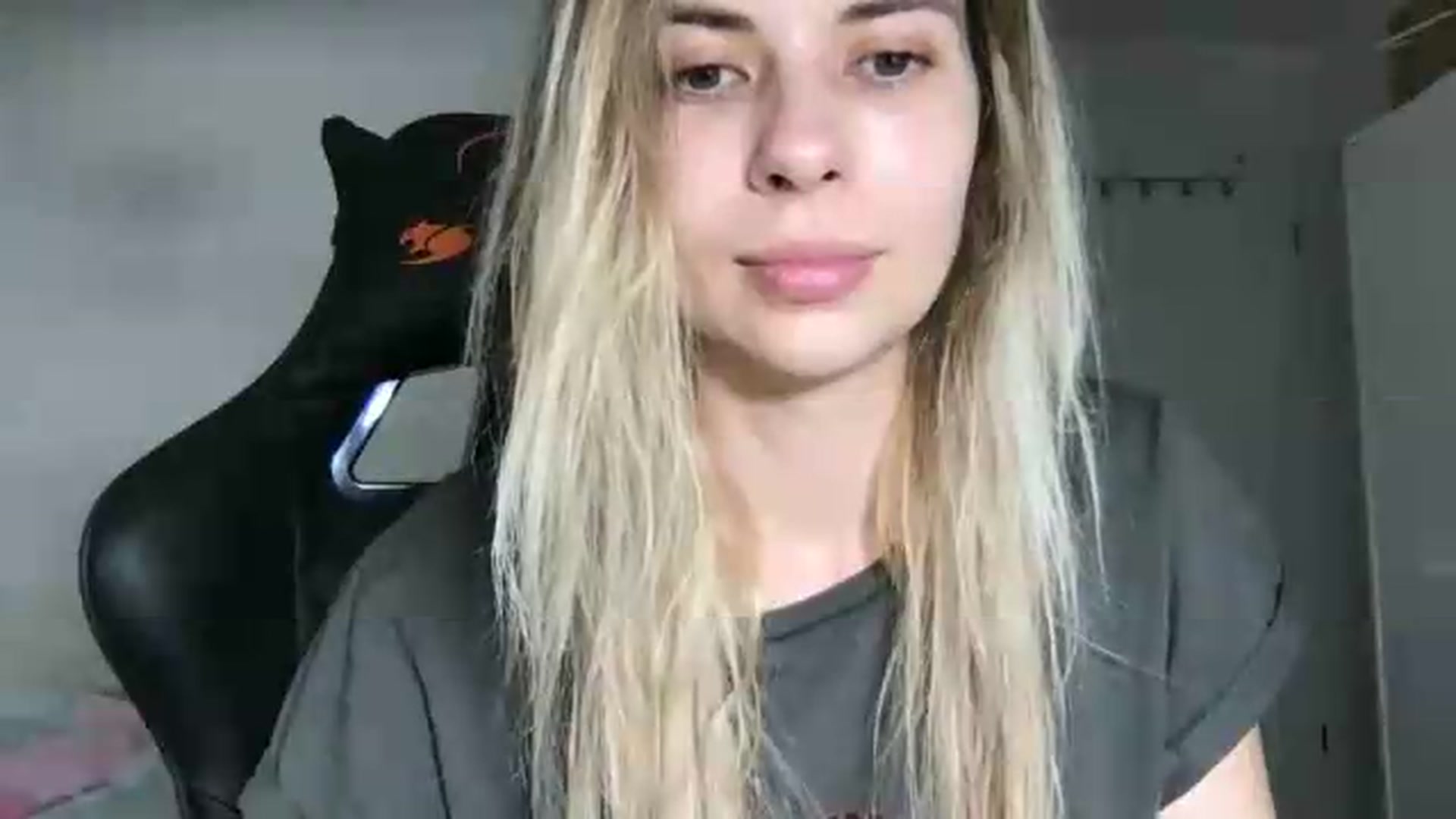 Gallery image thumbnail from neverinmylife's myfreecams stream on, 07/19/2026, 14:06 image 11 of 20