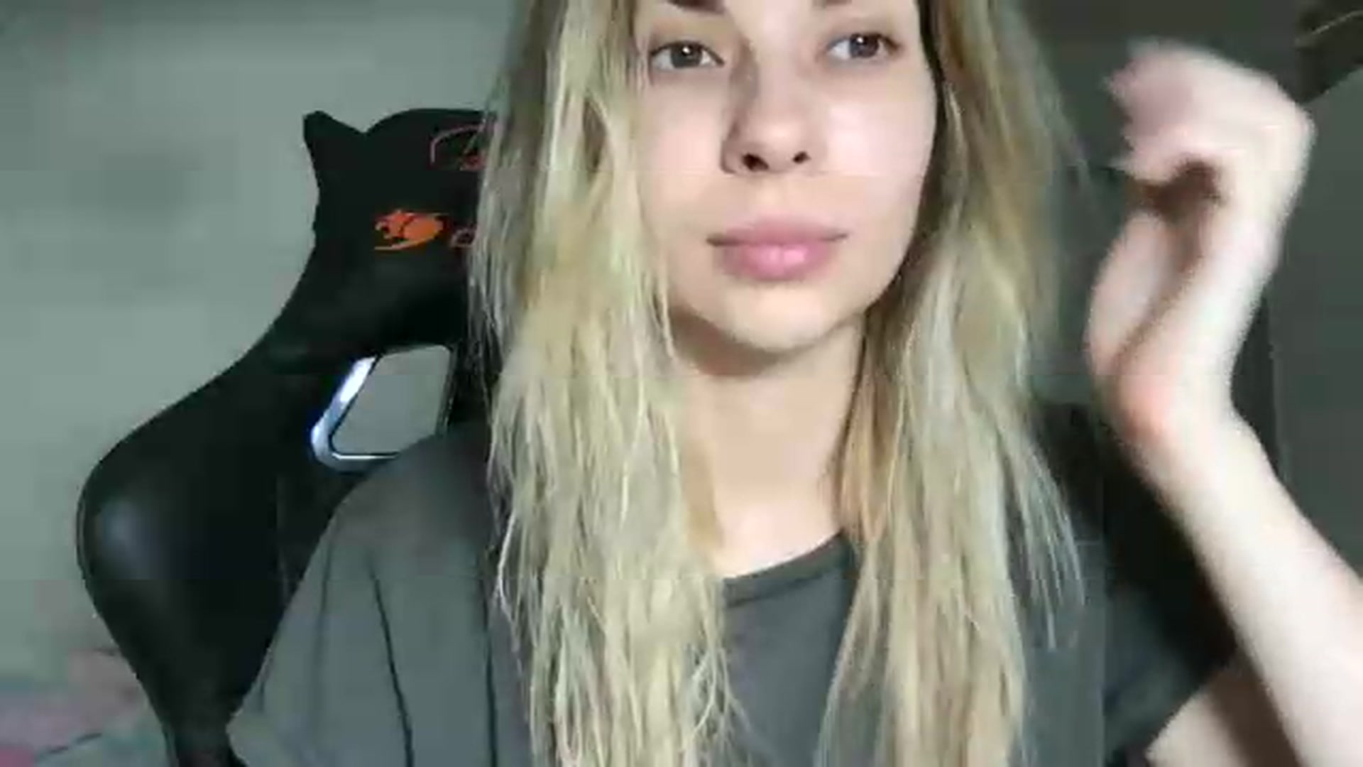 Gallery image thumbnail from neverinmylife's myfreecams stream on, 07/19/2026, 14:06 image 9 of 20
