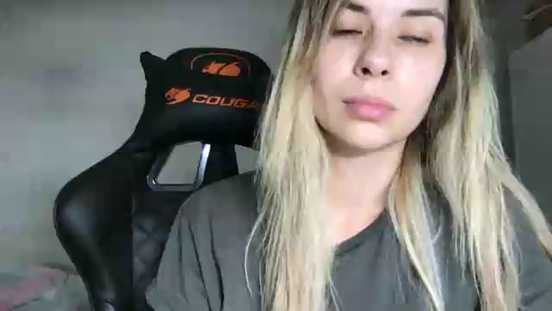 Gallery image thumbnail from neverinmylife's myfreecams stream on, 07/19/2026, 14:25 image 19 of 20