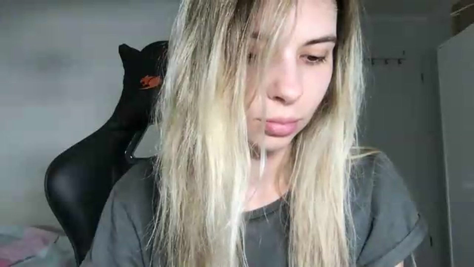 Gallery image thumbnail from neverinmylife's myfreecams stream on, 07/19/2026, 14:25 image 8 of 20