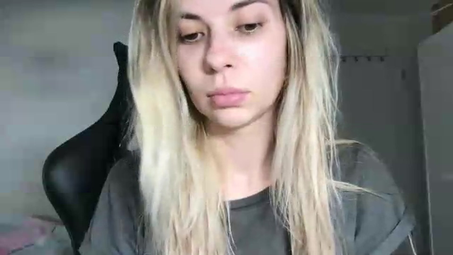 Gallery image thumbnail from neverinmylife's myfreecams stream on, 07/19/2026, 14:25 image 5 of 20