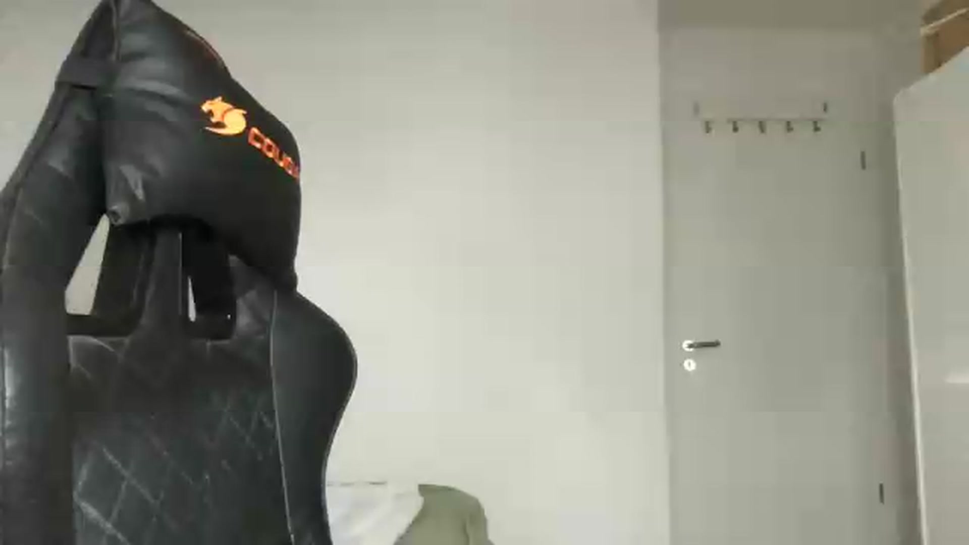 Gallery image thumbnail from neverinmylife's myfreecams stream on, 07/19/2026, 14:42 image 18 of 20