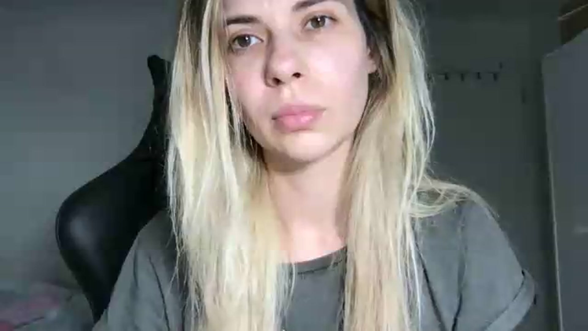 Gallery image thumbnail from neverinmylife's myfreecams stream on, 07/19/2026, 14:42 image 17 of 20